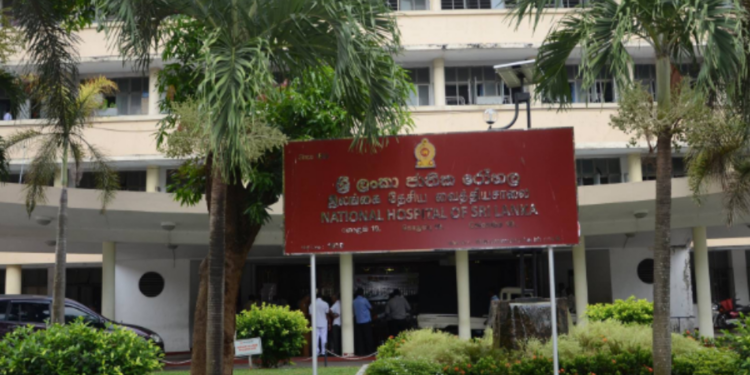 குளிர்பானம் அருந்திய யுவதிக்கு நேர்ந்த கதி!