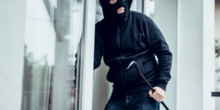 நாடாளுமன்ற உறுப்பினர் ஒருவர் வீட்டில் கொள்ளை!