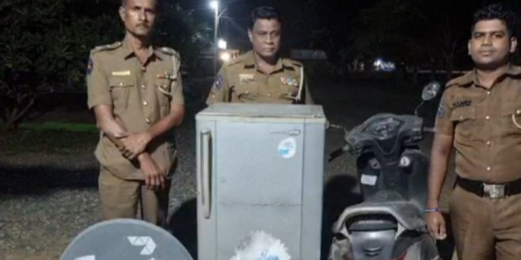 மோசமான செயலில் ஈடுபட்ட தந்தை மகன் கைது!