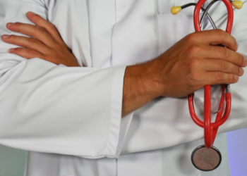 சிறுவர்களை தகாத முறைக்கு உட்படுத்திய குற்றச்சாட்டில் வைத்தியருக்கு சிறை தண்டனை!