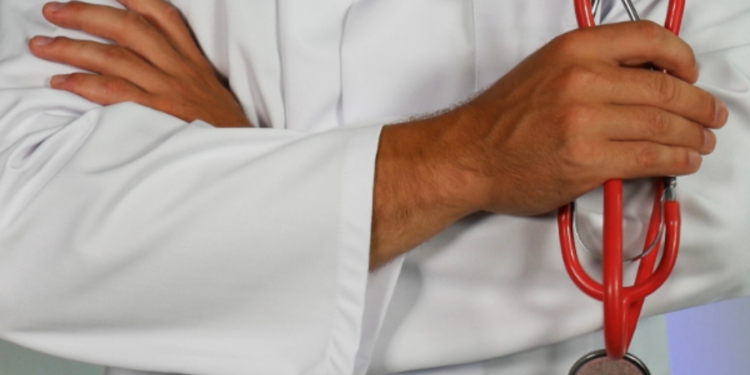 சிறுவர்களை தகாத முறைக்கு உட்படுத்திய குற்றச்சாட்டில் வைத்தியருக்கு சிறை தண்டனை!