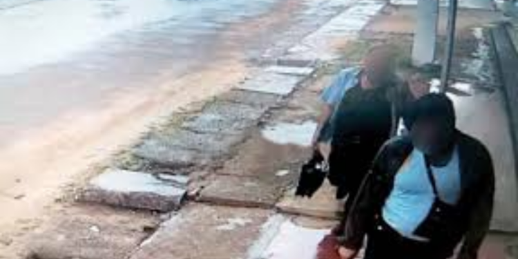 மோசமான செயலில் ஈடுபட்ட இலங்கை வந்த வெளிநாட்டு தம்பதியினர்