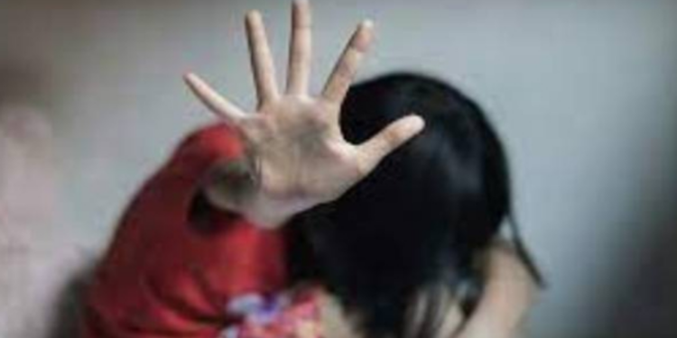 தாய் வெளிநாட்டில் துஷ்பிரயோகம் செய்யப்பட்ட சிறுமி!