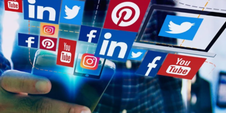 சமூக வலைத்தளங்கள் தொடர்பில் மக்களுக்கு எச்சரிக்கை!
