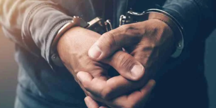 யாழில் மனைவியின் காதை வெட்டியவருக்கு விளக்கமறியல்!