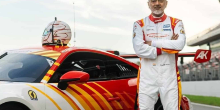 கார் ஓட்டப் பந்தயத்தில் மூன்றாம் இடத்தை பெற்றுக் கொண்ட அஜித் அணி!