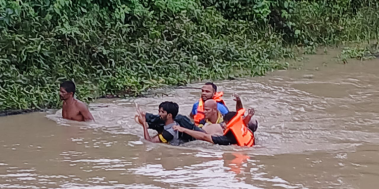 வெளிநாட்டிலிருந்து நாடு திரும்பிய இளம் குடும்பஸ்தருக்கு நிகழ்ந்த சோகம்!