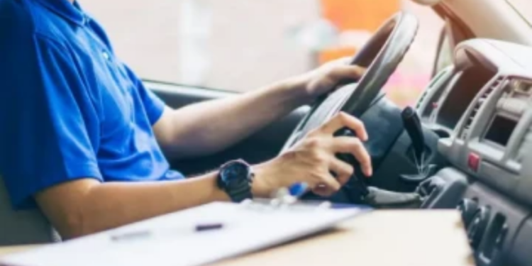 யாழில் சாரதிக்கு  மயக்க மருந்து கொடுத்து கொள்ளை!