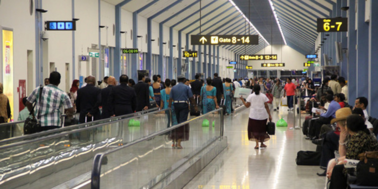 போலி கடவுச்சீட்டுடன் இலங்கை வந்த இருவர்!