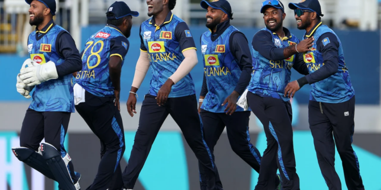 சர்வதேச ஒருநாள் கிரிக்கெட் தொடரை முன்னிட்டு 16 வீரர்களைக் கொண்ட இலங்கை குழாம்