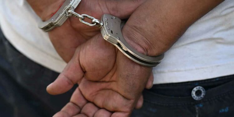 சட்டவிரோதமாக மாணிக்க கல் அகழ்வில் ஈடுபட்ட நபர் கைது!