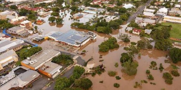 60 ஆண்டுகளின் பின் வெள்ளத்தை எதிர்நோக்கியுள்ள அவுஸ்திரேலியா!