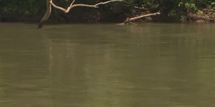 நீரோடையில் மீட்க்கப்பட்ட இளைஞனின் சடலம்!