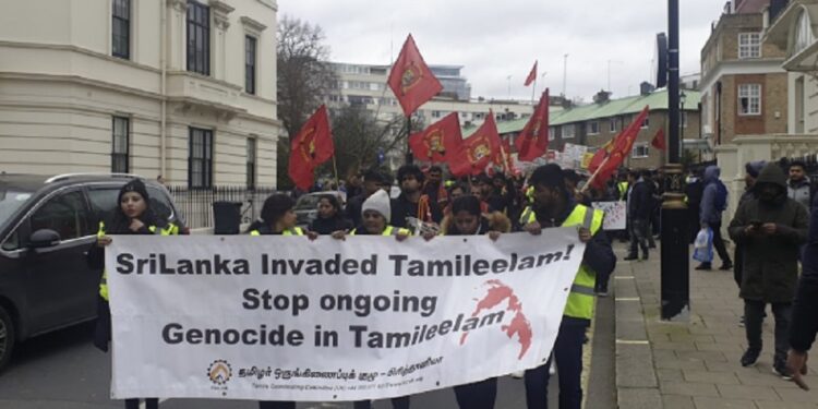 லண்டனில் அமைந்துள்ள சிறீலங்காத் தூதரகத்திற்கு முன்பாக முன்னெடுக்கப்பட்ட போராட்டம்!