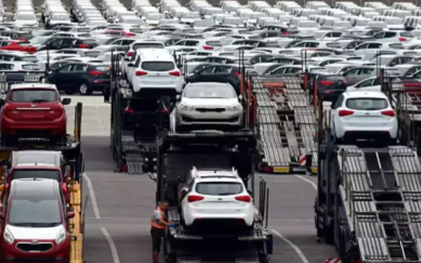 இலங்கையில் வாகன இறக்குமதிக்கு அனுமதியளித்த அரசு! இறக்குமதியாகும் வாகனங்கள்