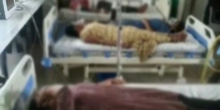 மின் தடையால் ஏற்ப்பட்ட சிக்கல் நால்வர் வைத்தியசாலையில்!