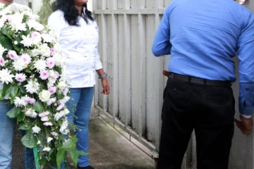 கெஹலிய ரம்புக்வெல்லவின் வீட்டின் முன்பு மலர்வளையம் நீதிமன்றம் பிறப்பித்துள்ள உத்தரவு!