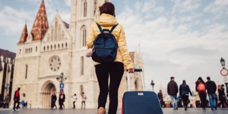 வெளிநாடு செல்ல ஆசைப்படும் இளையோருக்கு எச்சரிக்கை!