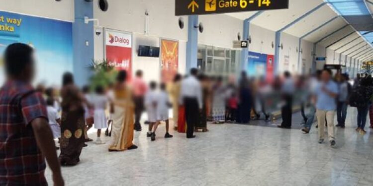 துபாயில் இருந்து இலங்கைக்கு அழைத்து வரப்பட்ட சந்தேக நபர்கள்