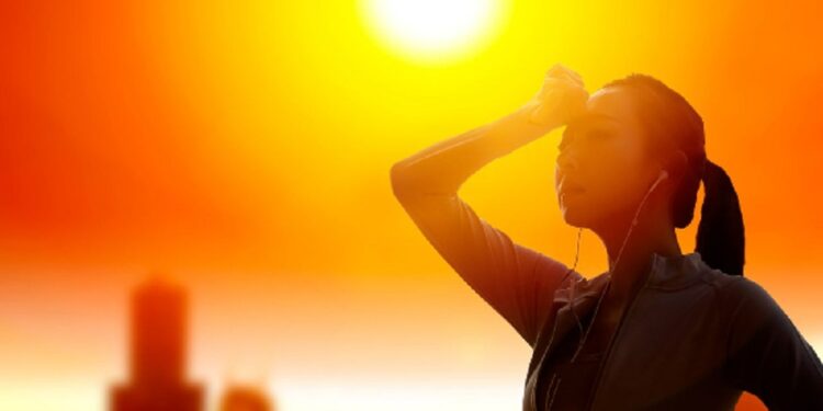 வெப்பமான வானிலை தொடர்பில் மக்களுக்கு எச்சரிக்கை!