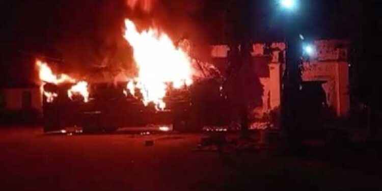 பேருந்து தீப்பிடித்ததில் ஒருவர் பலி!