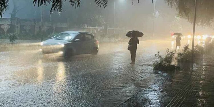 கொட்டித் தீர்க்கப்போகும் கனமழை மக்களுக்கு எச்சரிக்கை!