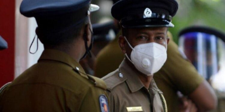 யாழில் மரணச்சடங்கில் மூன்று இளைஞர்கள் கைது!