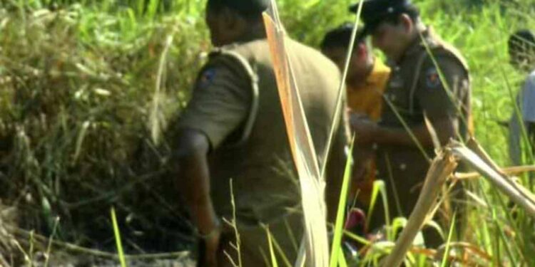 பாதி எரிந்த நிலையில் மீட்க்கப்பட்ட சடலம்!