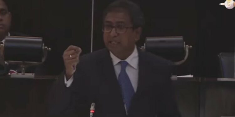 தற்போதைய நிலையில் வாகனங்களை இறக்குமதி செய்வது ஆபத்தானது!