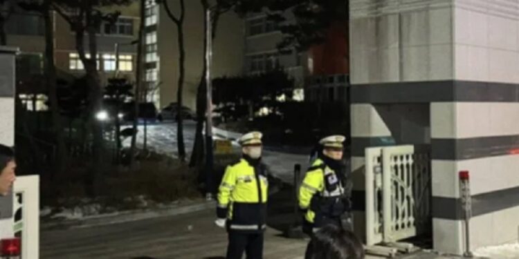 பாடசாலை மாணவியை குத்திக் கொன்ற ஆசிரியர்!