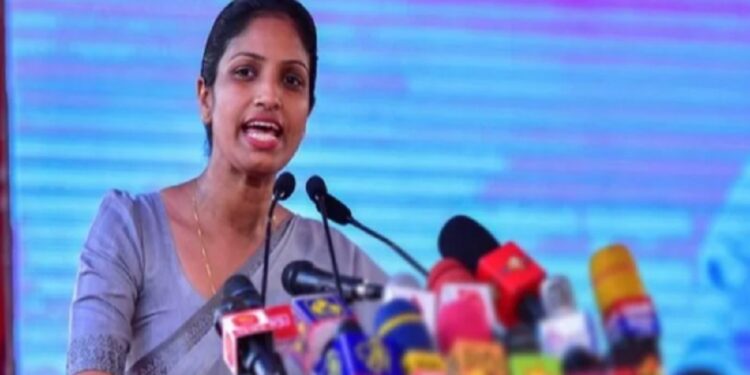 ஆளும் கட்சி பெண் எம்பிக்கு வாய் திறக்க வேண்டாம் பிறப்பிக்கப்பட்ட உத்தரவு!