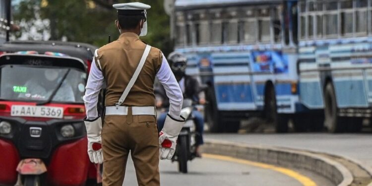 போலி இலக்க தகட்டு வாகனங்களுடன் மூவர் கைது!