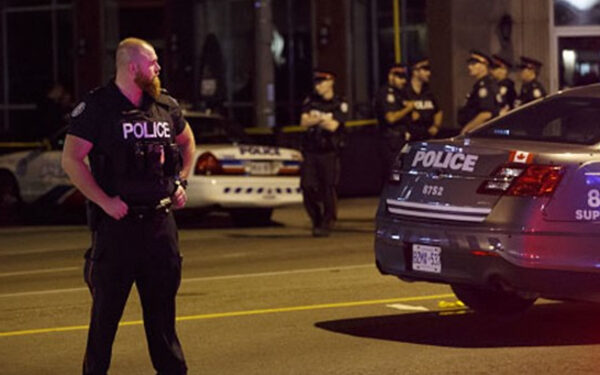 கனடாவில் இடம்பெற்ற பயங்கர சம்பவத்தில் 13 பேர் காயம்!