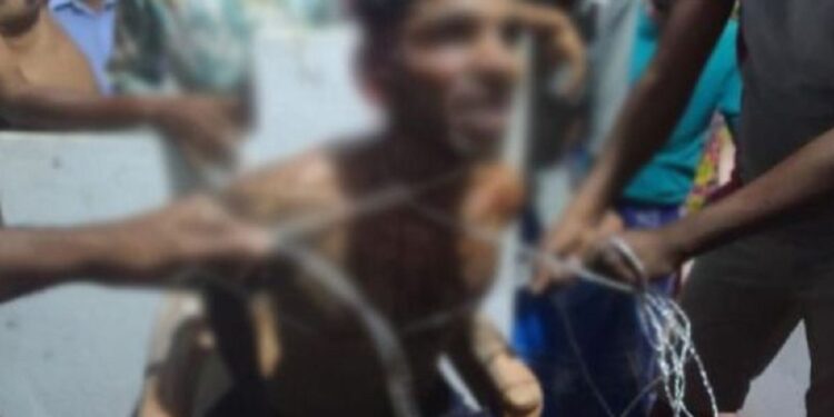 தமிழர் பகுதியில் பொது மக்களால் மடக்கி பிடிக்கப்பட்ட திருடன்!