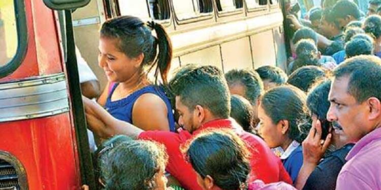 பல்கலை மாணவியை ஆபாசமாக காணொளி எடுத்த நபருக்கு நிகழ்ந்த கதி!