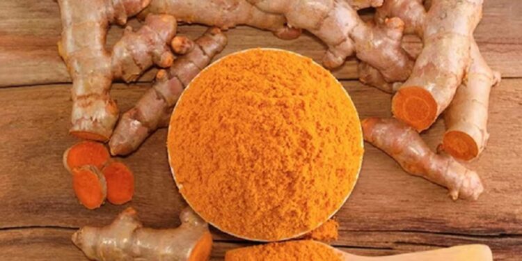 வீட்டில் பண பிரச்சினை தீர வேண்டும் என்றால் மஞ்சளை இந்த இடத்தில் வைத்தால் போதுமாம்!