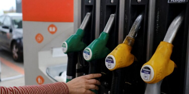 எரிபொருள் விலை உயர்வால் இலங்கைக்கு ஏற்ப்பட்டுள்ள சிக்கல்!