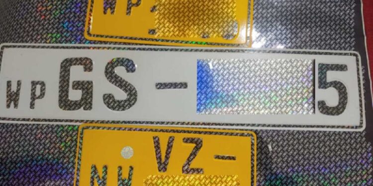 போலி இலக்க தகடு தயாரிக்கும் இடம் முற்றுகை!