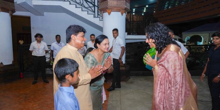 சர்வதேச பௌத்த பல்கலைக்கழகத்தின் நடன நிகழ்ச்சி