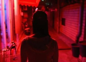 கிளிநொச்சியில் முகநூல் ஊடாக சமூக சீர்கேடான நடத்தையில் ஈடுபடும் யுவதி!