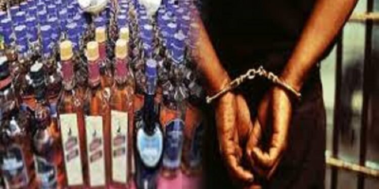 சட்டவிரோத மதுபானத்துடன் கைதான இளைஞர்கள்!