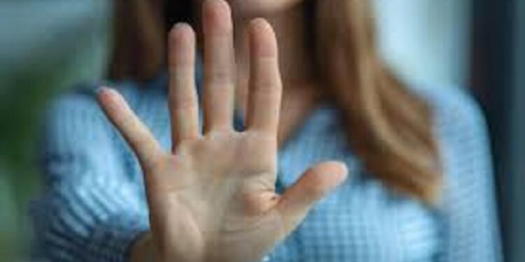 15 வயது சிறுமி ஒருவருக்கு பாலியல் துன்புறுத்தல் இளைஞர் கைது!