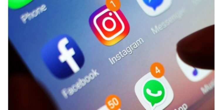 சிறுவர்கள் சமூக வலைத்தளங்களை பயன்படுத்துவதற்கு தடை!