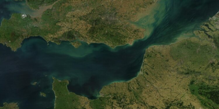 பிரித்தானியாவுக்கு சட்டவிரோதமாக செல்லும் குடியேறிகளின் எண்ணிக்கை உயர்வு!