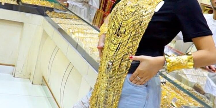 வரலாறு காணாத உயர்வை சந்தித்த தங்கம்!