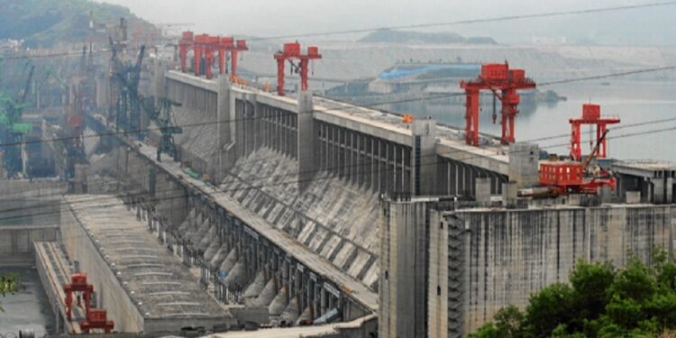 நுரைச்சோலை அனல் மின் நிலையத்தில் நிறுத்தி வைக்கப்பட்ட மின்பிறப்பாக்கி!