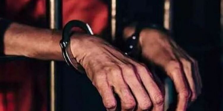 சீனாவில் தயாரிக்கப்பட்ட துப்பாக்கியுடன் வர்த்தகர் ஒருவர் கைது!