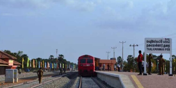 தமிழர் பகுதியில் சோகம் இரயிலி விழுந்து ஒருவர் பலி!