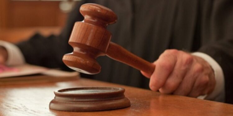 பெண்ணை கொன்று பயணப் பைக்குள் அடைத்தவருக்கு மரண தண்டனை!