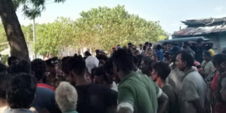 யாழ் நினாதீவு துறைமுகப் பகுதியில் மோதல்!